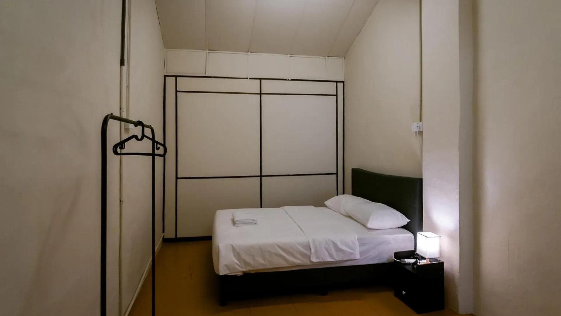 Aayu Pantai - George Town, Penang Hostel